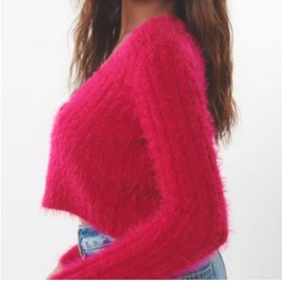 FUZZY SOFT WARM FAUX FUR HOT PINK BUTTON UP CROPPED MINI GARAGE CARDIGAN - Picture 2 of 4